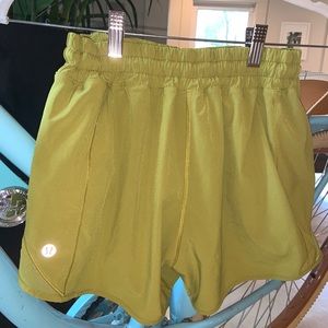 Chartreuse lululemon hotty hot short 8 tall (4”)